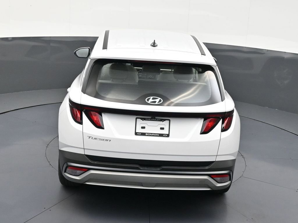 Used 2025 Hyundai Tucson SE image 16
