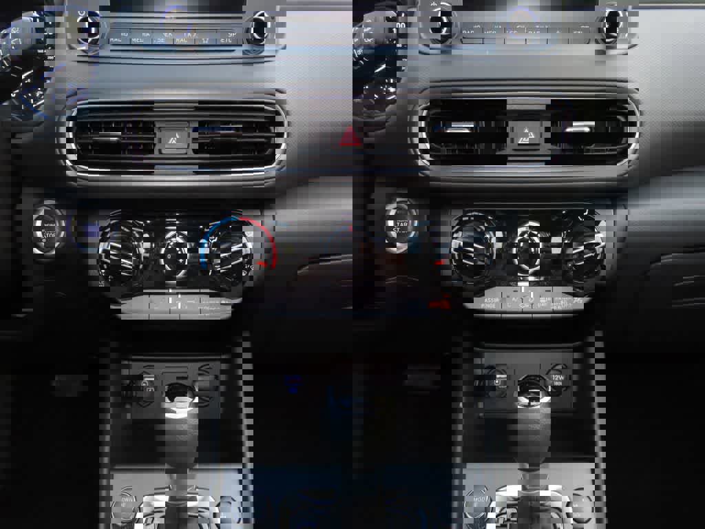 Used 2023 Hyundai Kona SEL AWD/4WD image 21