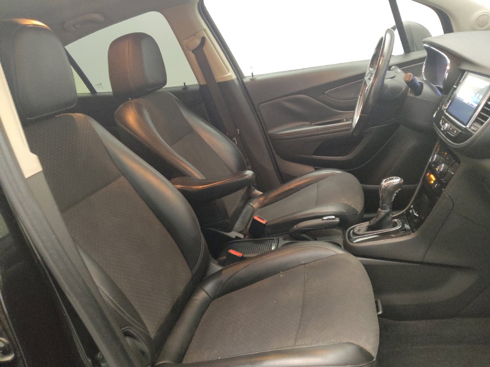 Used 2021 Buick Encore Preferred FWD image 21