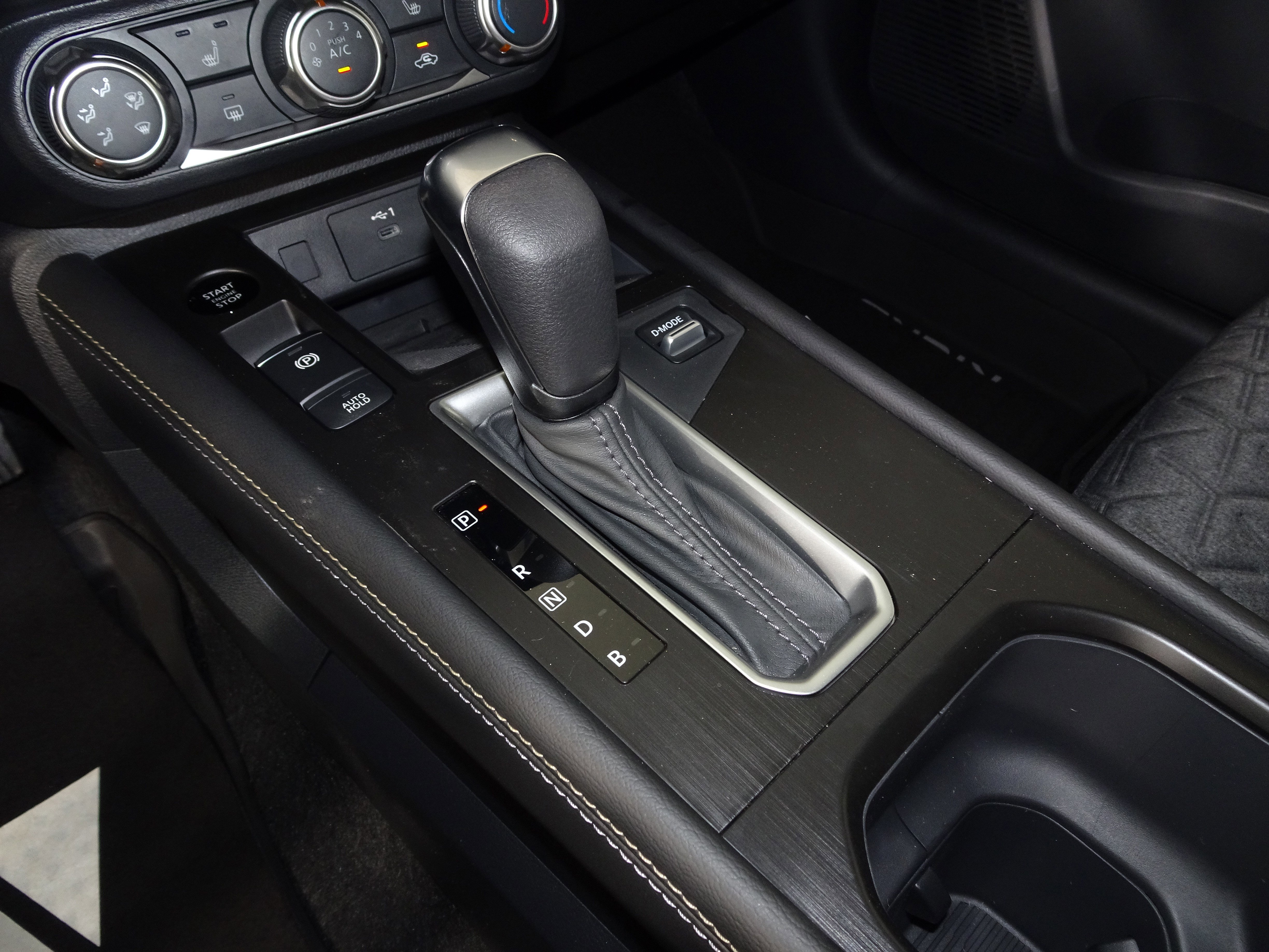 New 2025 Nissan Kicks SV w/ SV Premium Package image 21