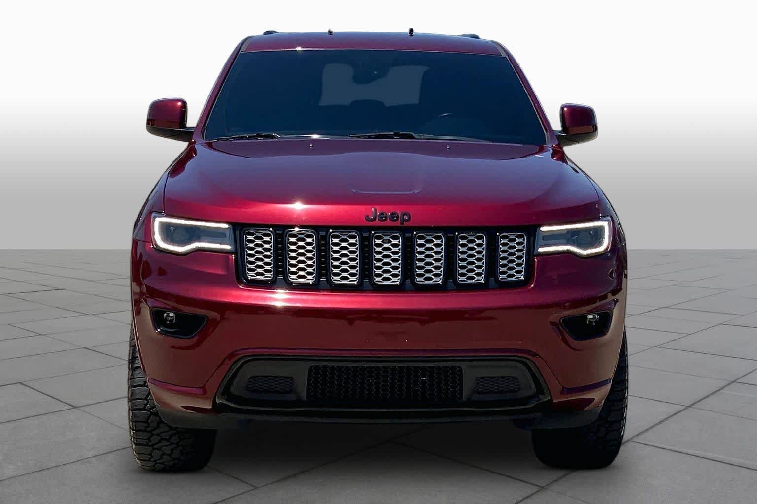Used 2020 Jeep Grand Cherokee Altitude AWD/4WD image 4