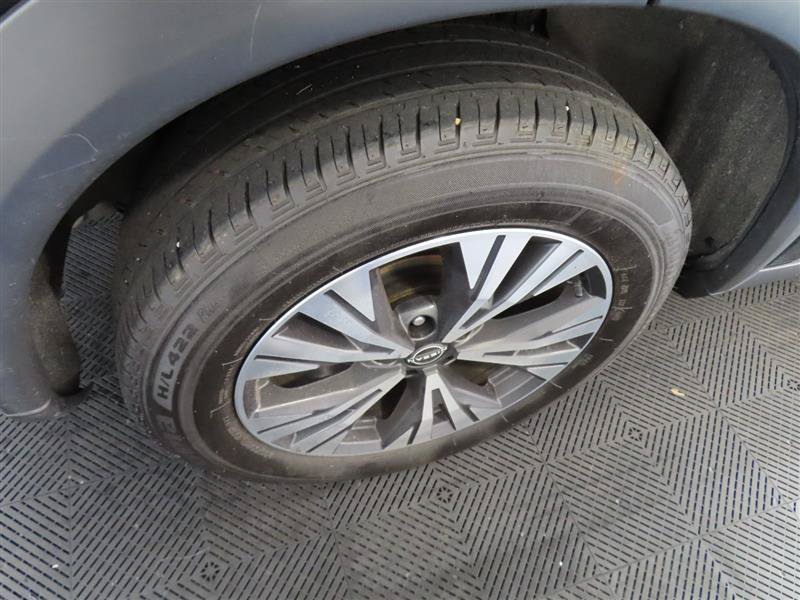 Used 2023 Nissan Rogue SV AWD/4WD image 8