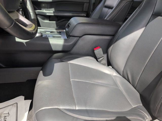 Used 2024 Ford Expedition Max XLT image 25