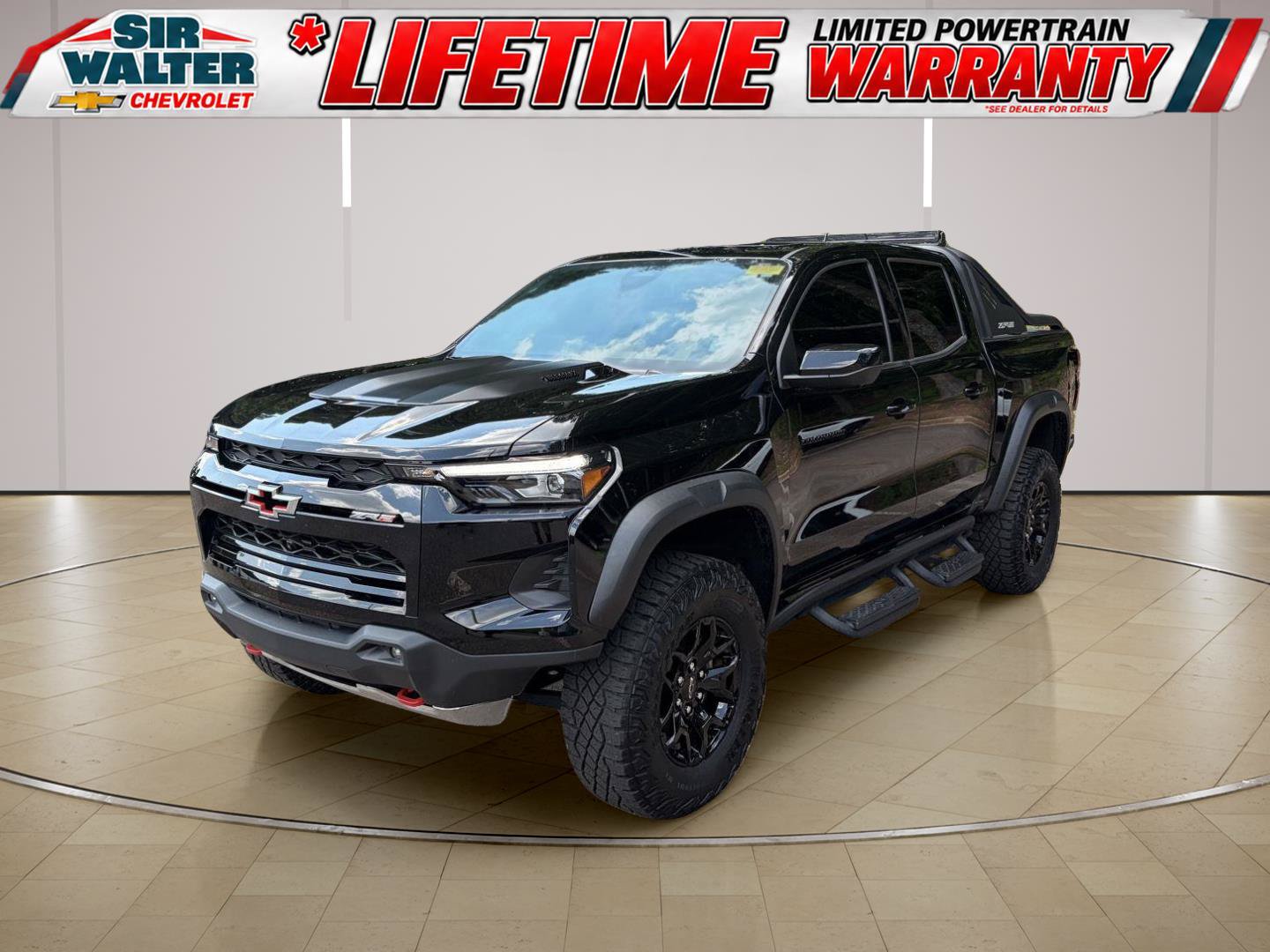 Used 2025 Chevrolet Colorado ZR2 w/ Midnight Edition AWD/4WD image 1