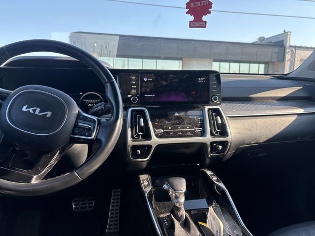 Used 2022 Kia Sorento SX image 11