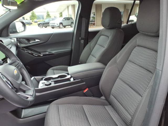 Used 2026 Chevrolet Equinox LT AWD/4WD image 13