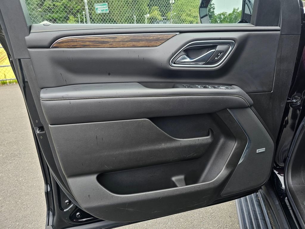 Used 2021 Chevrolet Suburban Premier AWD/4WD image 26