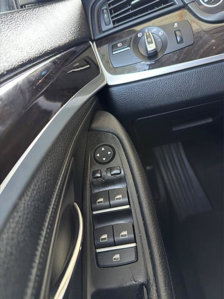 Used 2015 BMW 528i xDrive Sedan AWD/4WD image 12