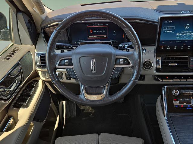 Used 2022 Lincoln Navigator L Reserve image 19