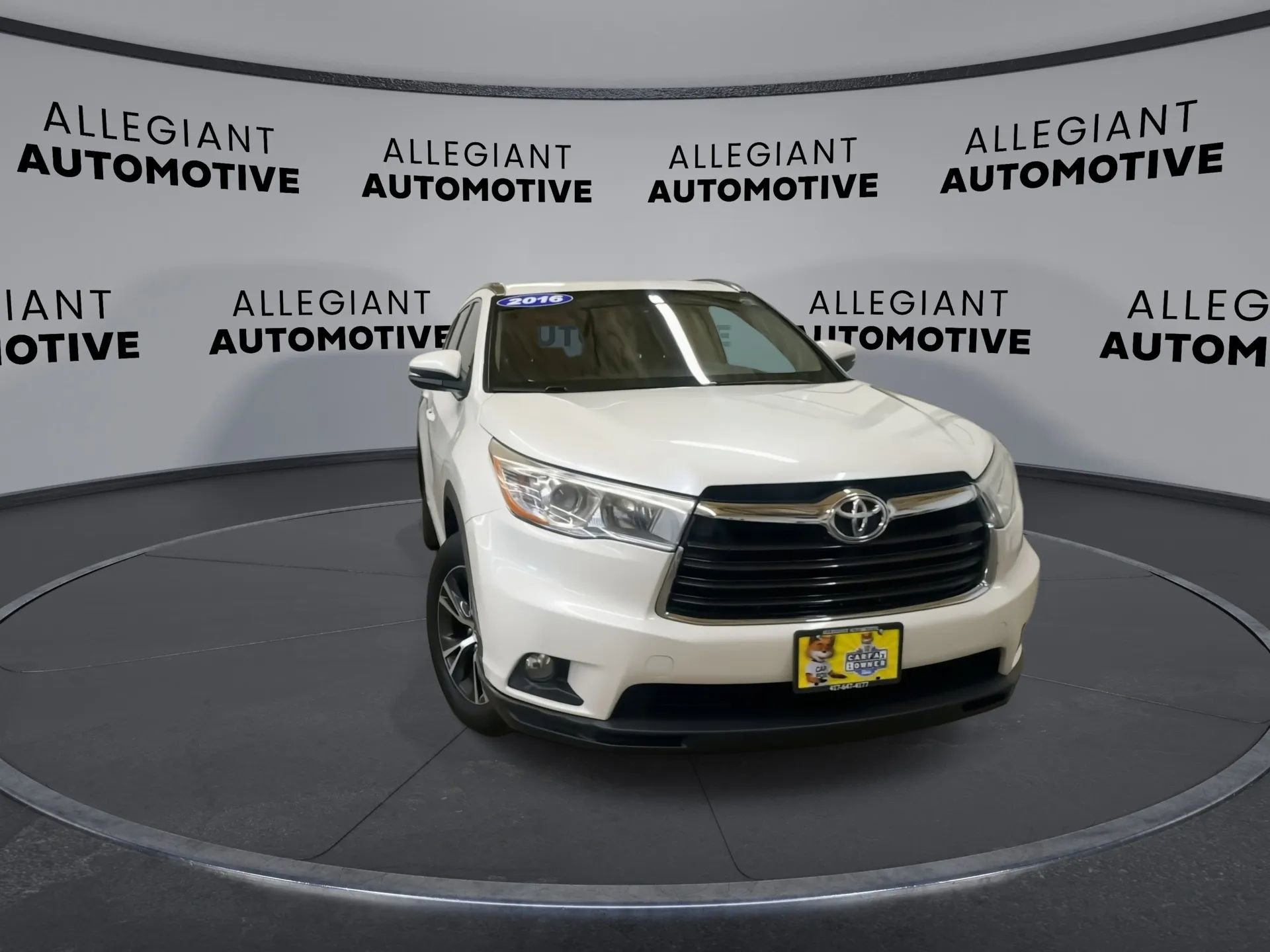 Used 2016 Toyota Highlander XLE image 4