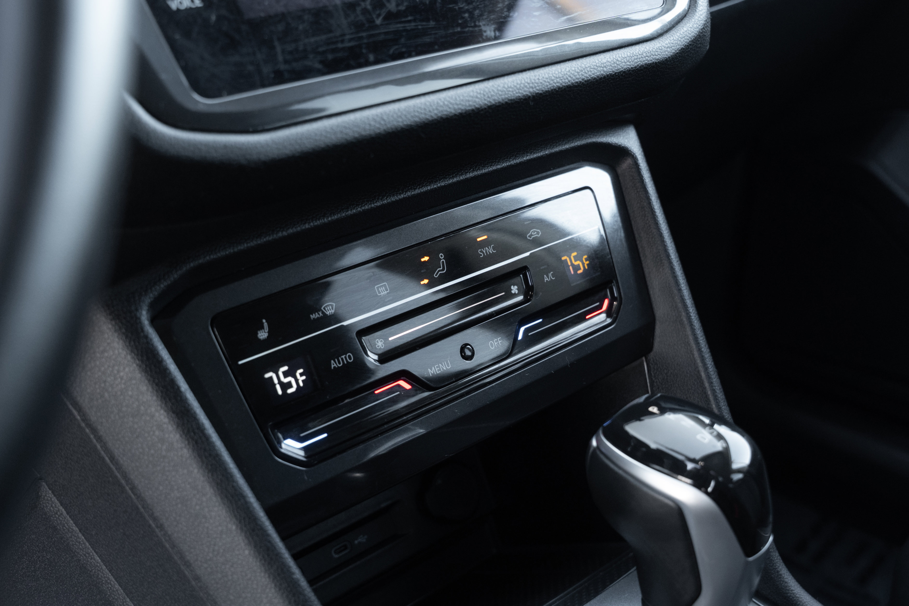 Used 2023 Volkswagen Tiguan SE image 13