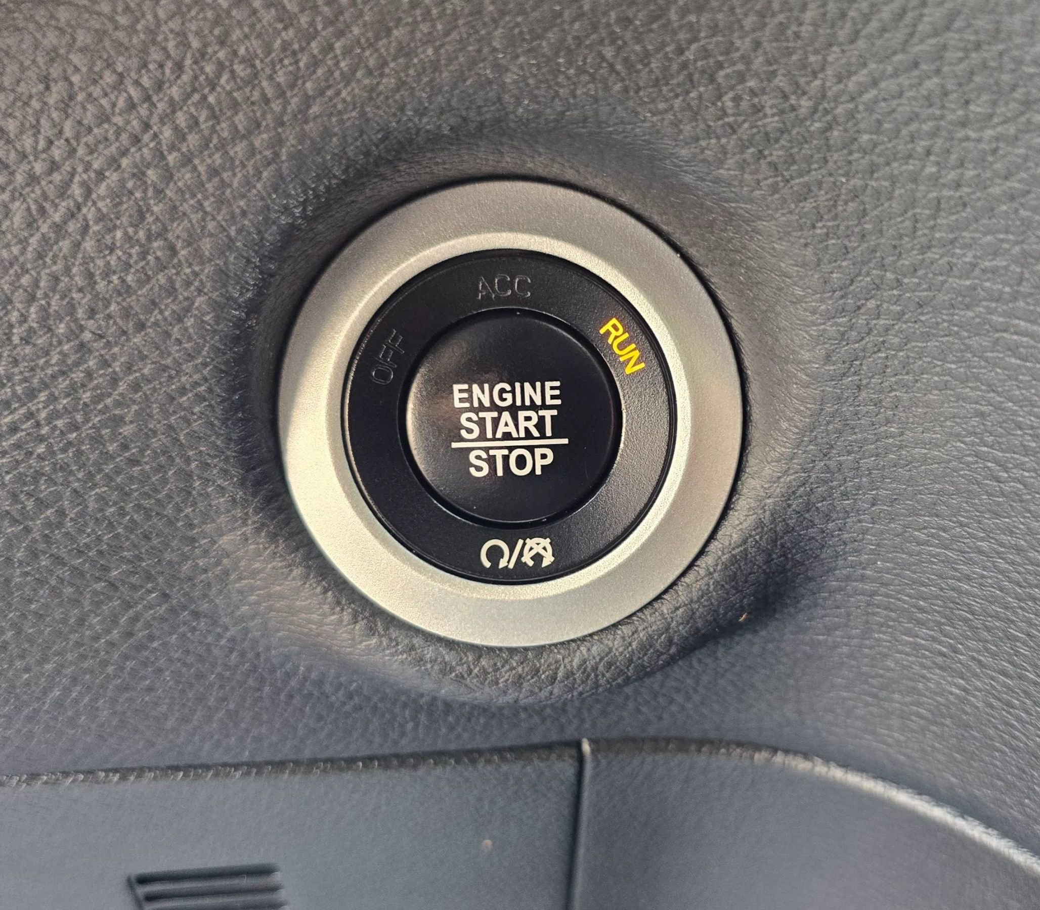 Used 2017 Chrysler Pacifica Limited FWD image 46