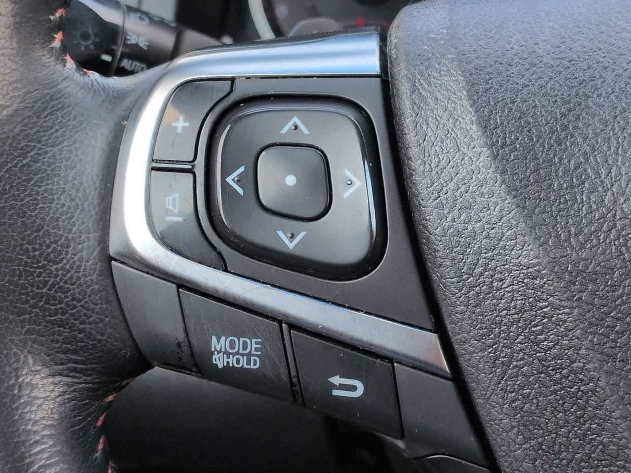 Used 2015 Toyota Camry XSE FWD image 23