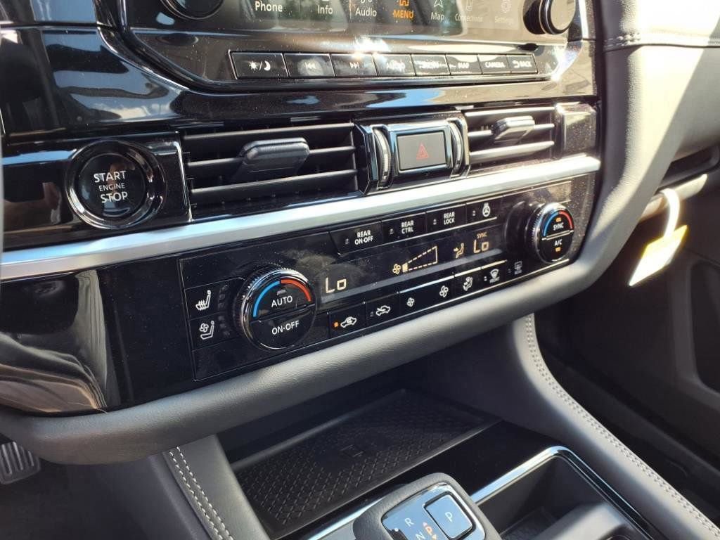 New 2025 Nissan Pathfinder Platinum w/ Black Appearance Package image 17