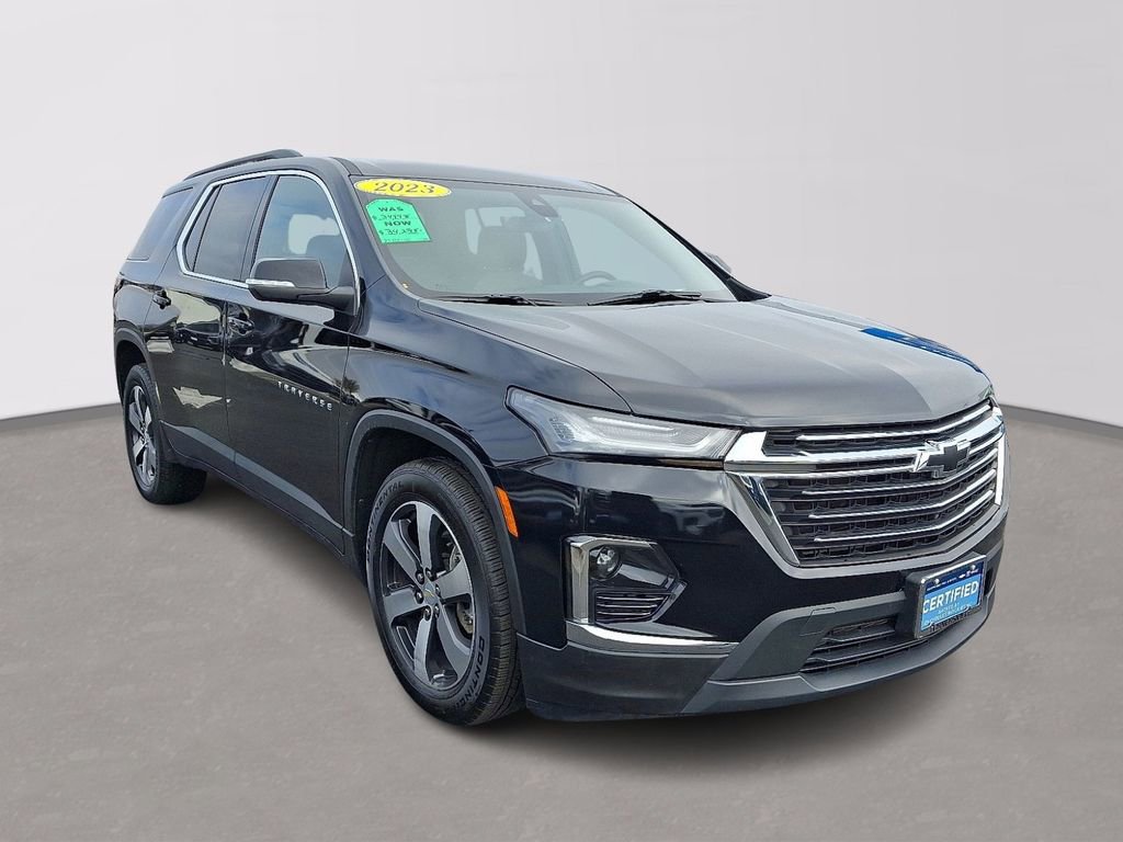 Certified 2023 Chevrolet Traverse LT w/ LT Premium Package image 3