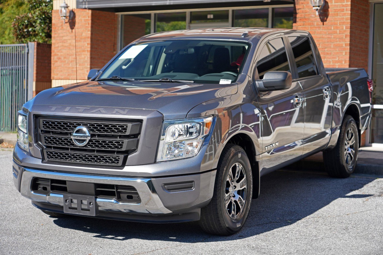 Used 2021 Nissan Titan SV RWD image 38
