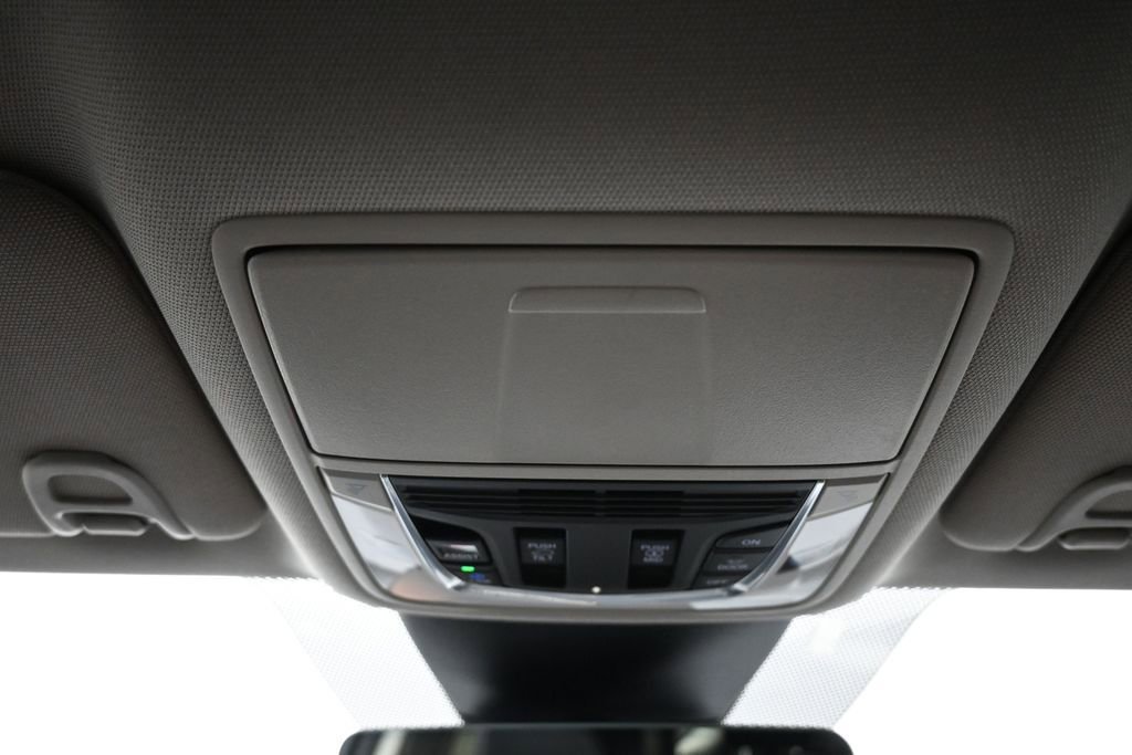 Certified 2023 Acura MDX SH-AWD w/ Technology Package image 17