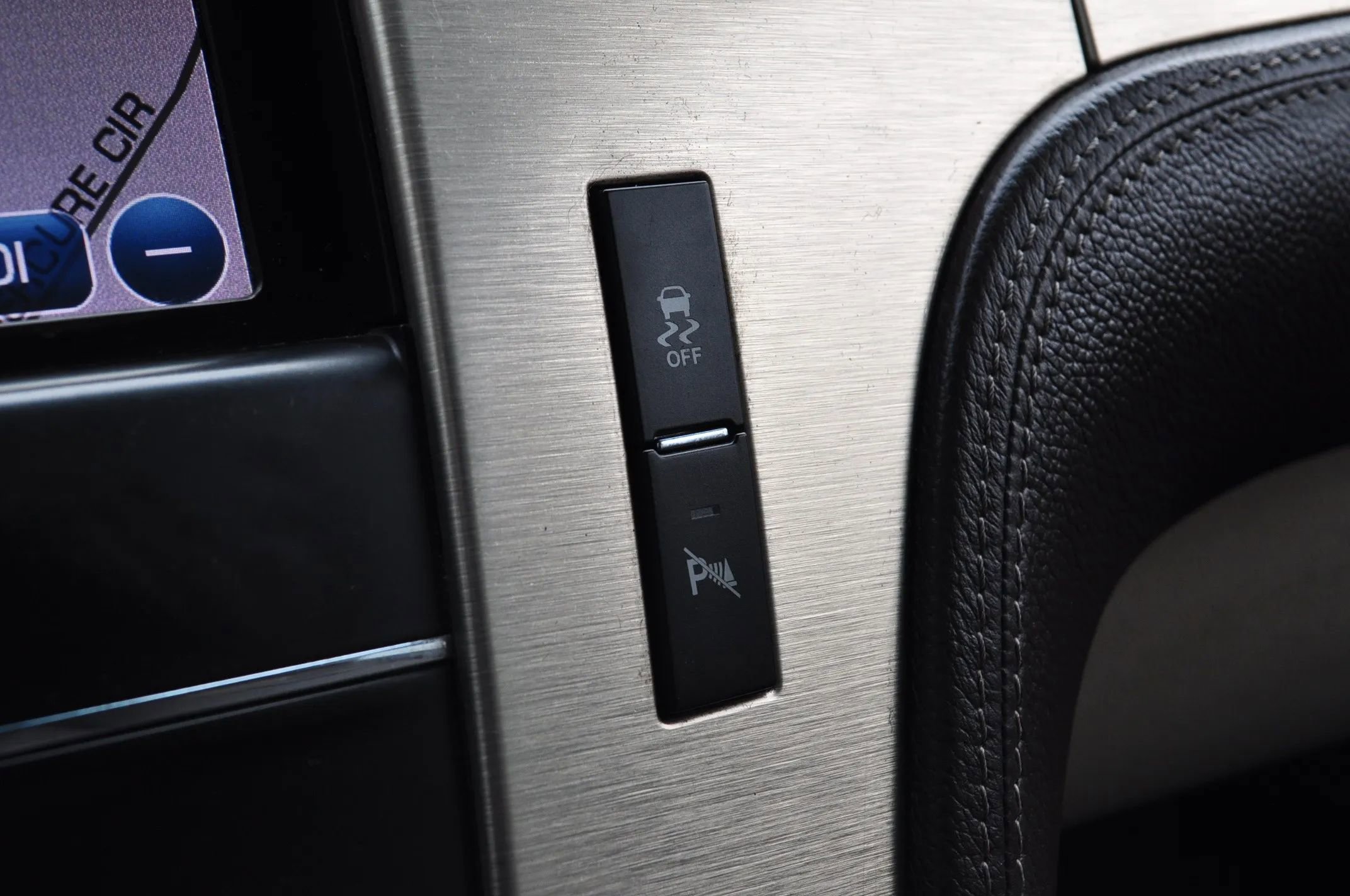 Used 2013 Cadillac Escalade Platinum image 29