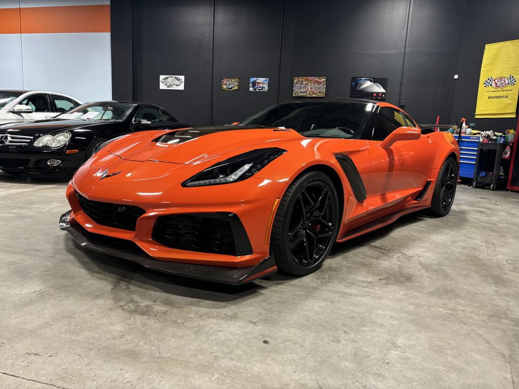 Used 2019 Chevrolet Corvette ZR1 RWD image 3