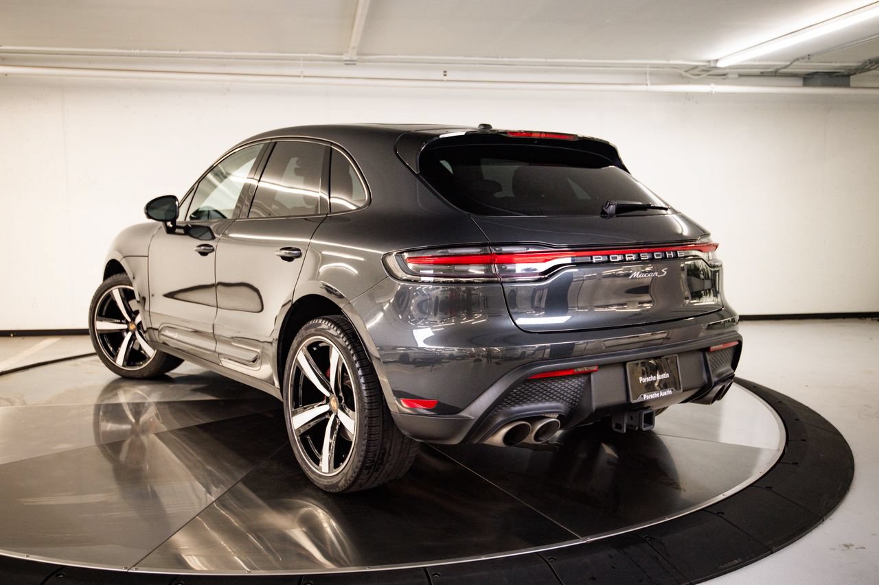 Certified 2024 Porsche Macan S AWD/4WD image 3