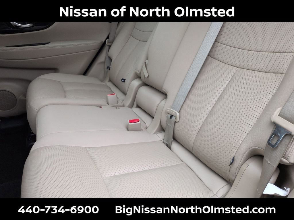 Used 2017 Nissan Rogue SL w/ SL Premium Package image 23