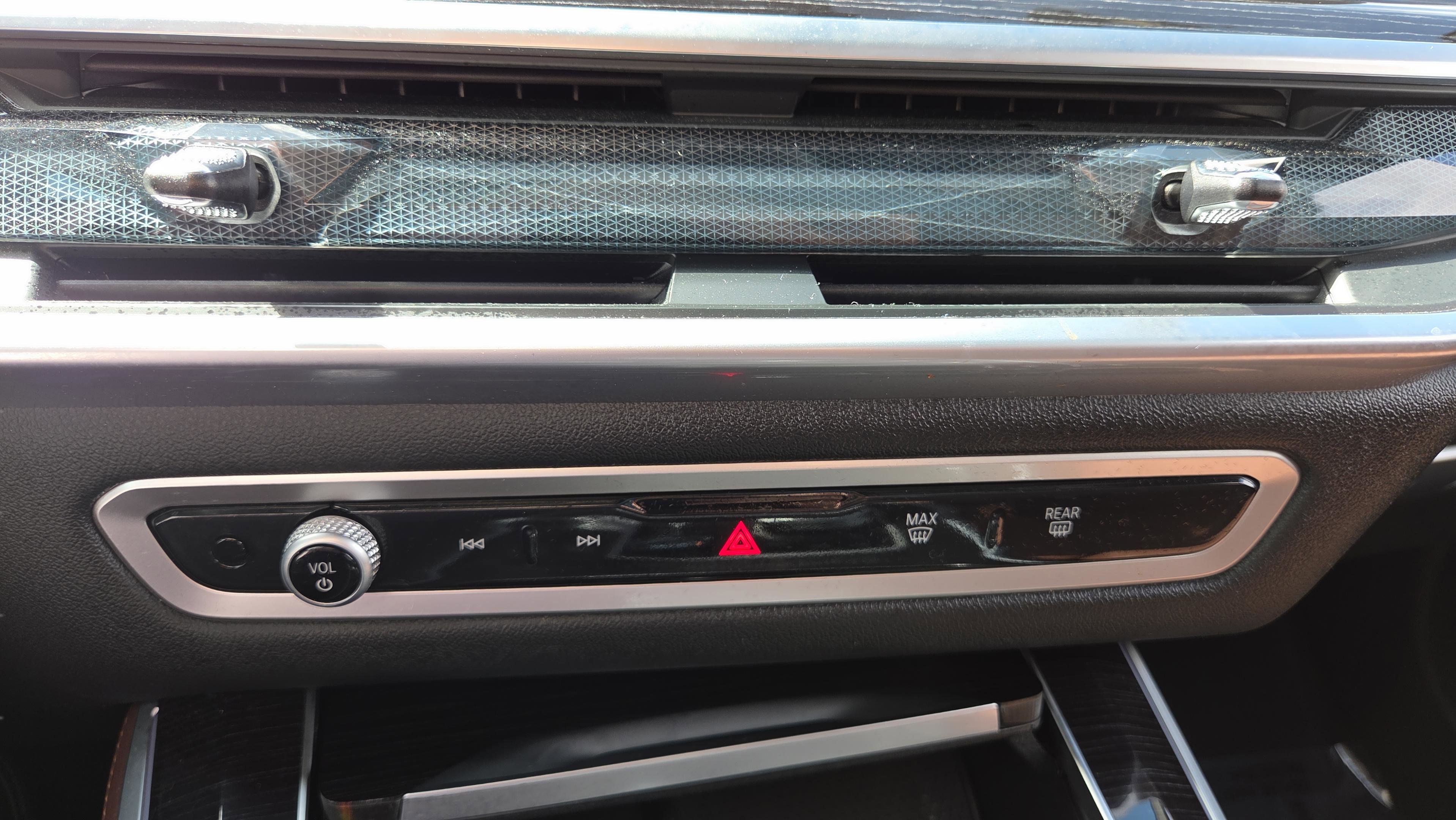 Certified 2025 BMW X5 sDrive40i w/ Executive Package image 36