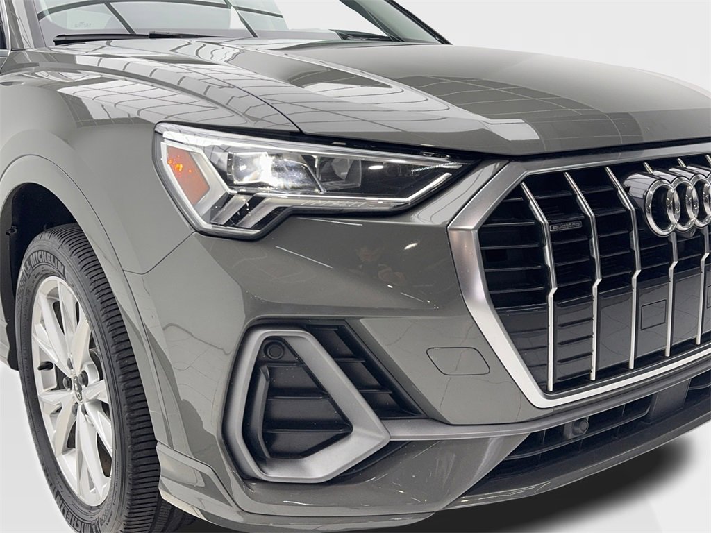 Used 2022 Audi Q3 2.0T Premium Plus image 3
