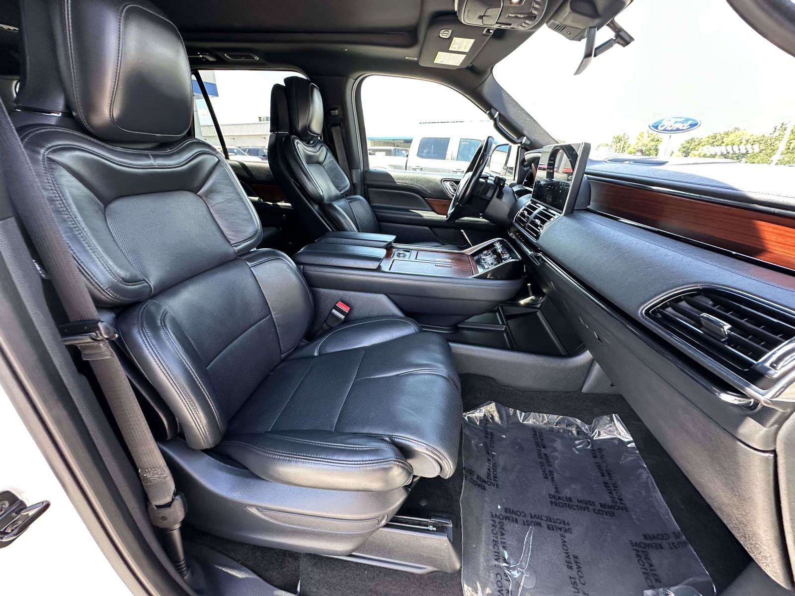 Used 2022 Lincoln Navigator Reserve w/ Monochromatic Package AWD/4WD image 21