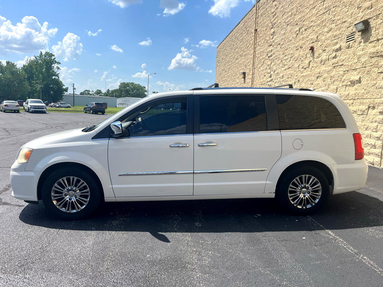 Used 2011 Chrysler Town & Country Limited image 2