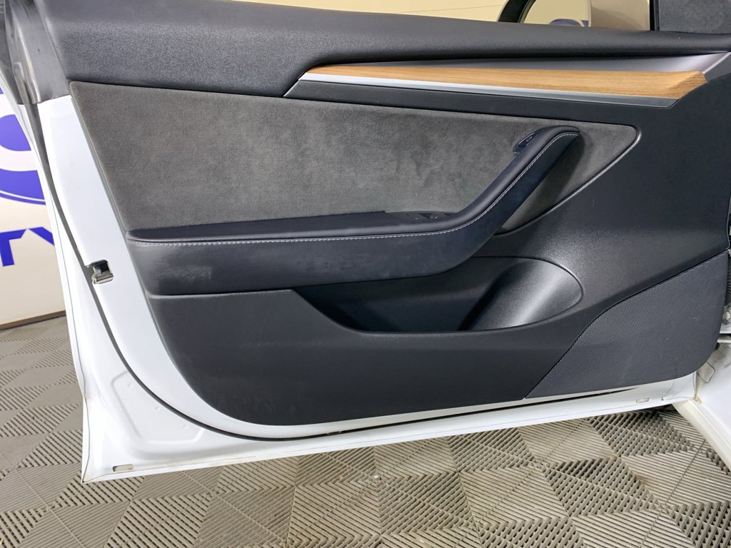 Used 2022 Tesla Model 3 Performance image 11