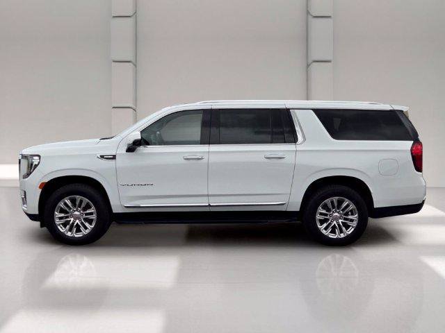 Used 2024 GMC Yukon XL SLT w/ SLT Premium Package AWD/4WD image 2