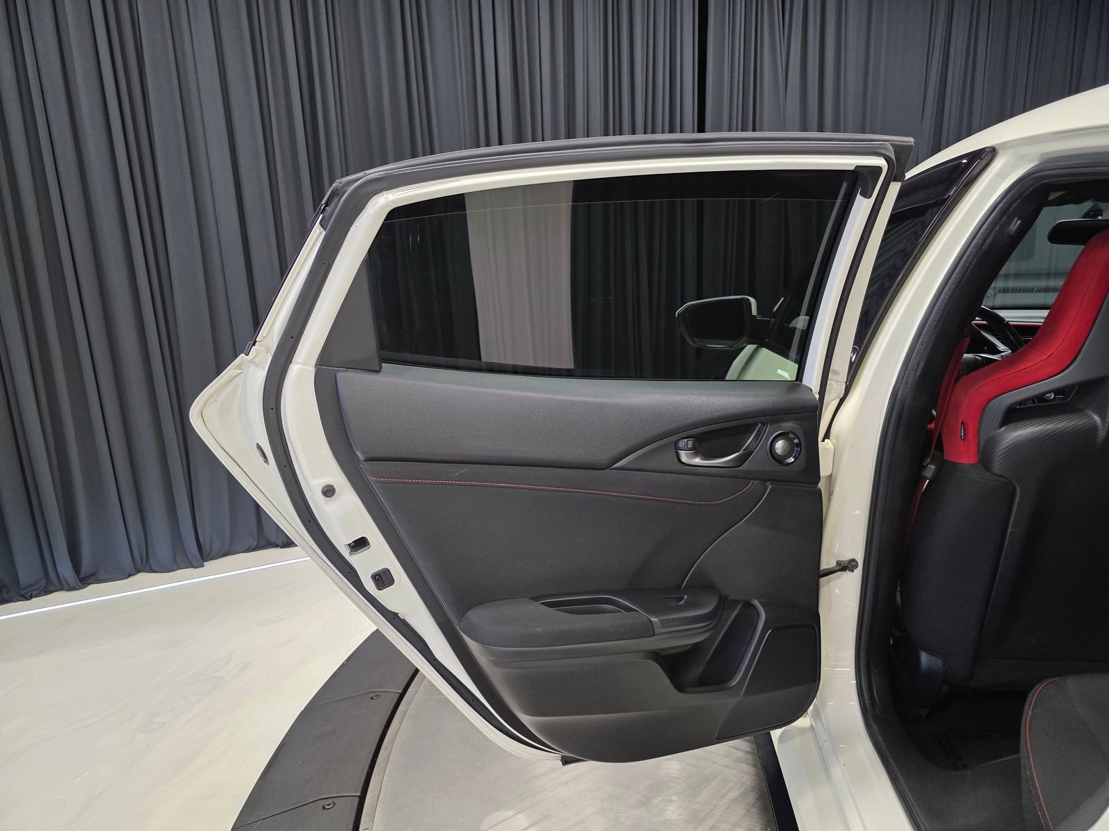 Used 2018 Honda Civic Type R image 27