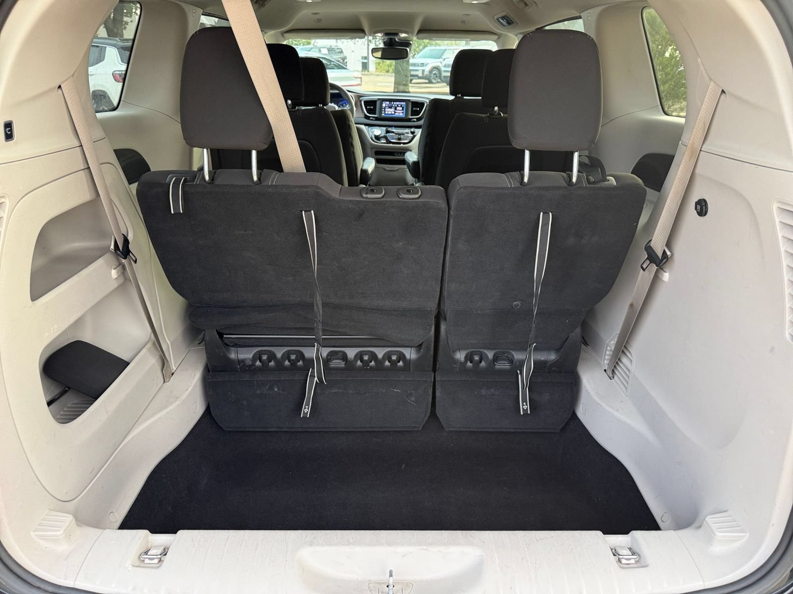 Used 2023 Chrysler Voyager LX FWD image 32