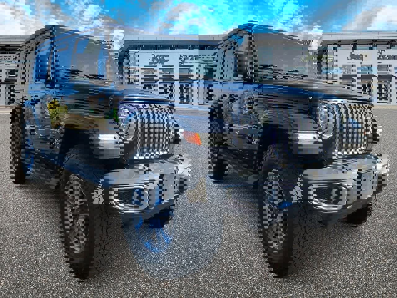 Used 2021 Jeep Wrangler Unlimited Sahara image 2
