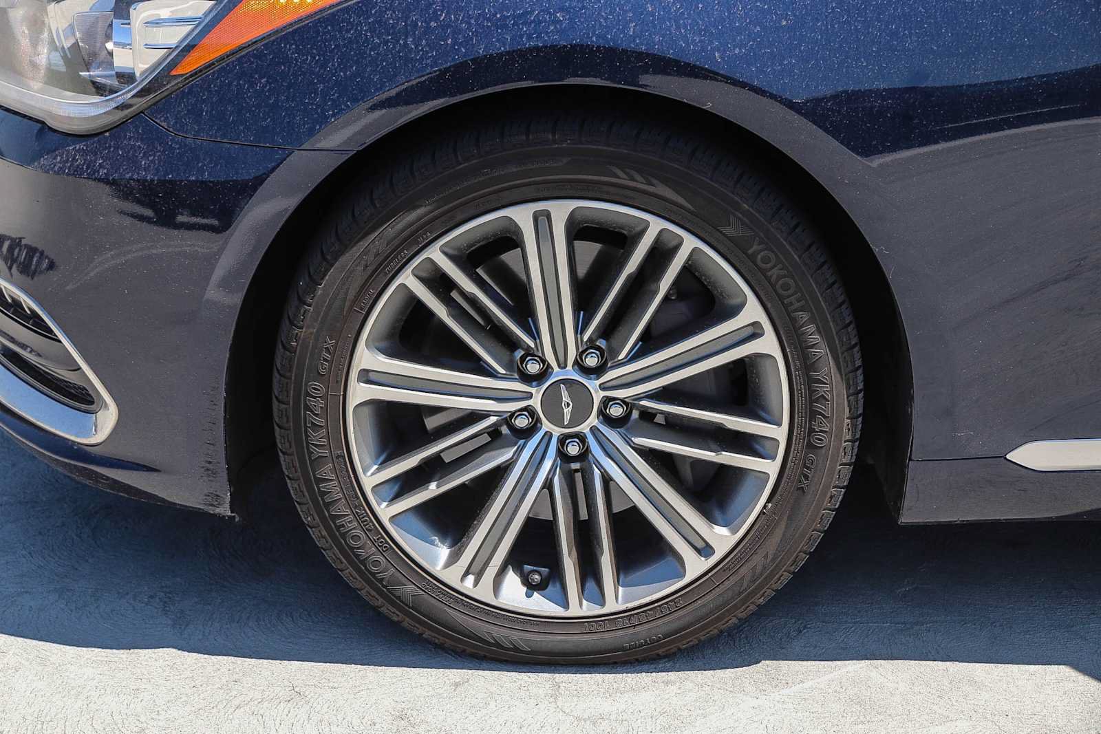 Used 2018 Genesis G80 3.8 RWD image 11