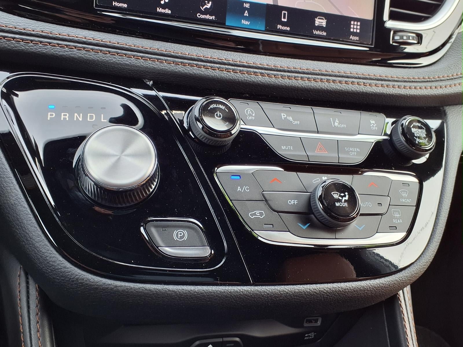 New 2026 Chrysler Pacifica Pinnacle FWD image 6