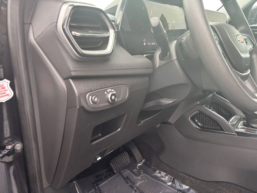 Used 2025 Chevrolet TrailBlazer LT image 22
