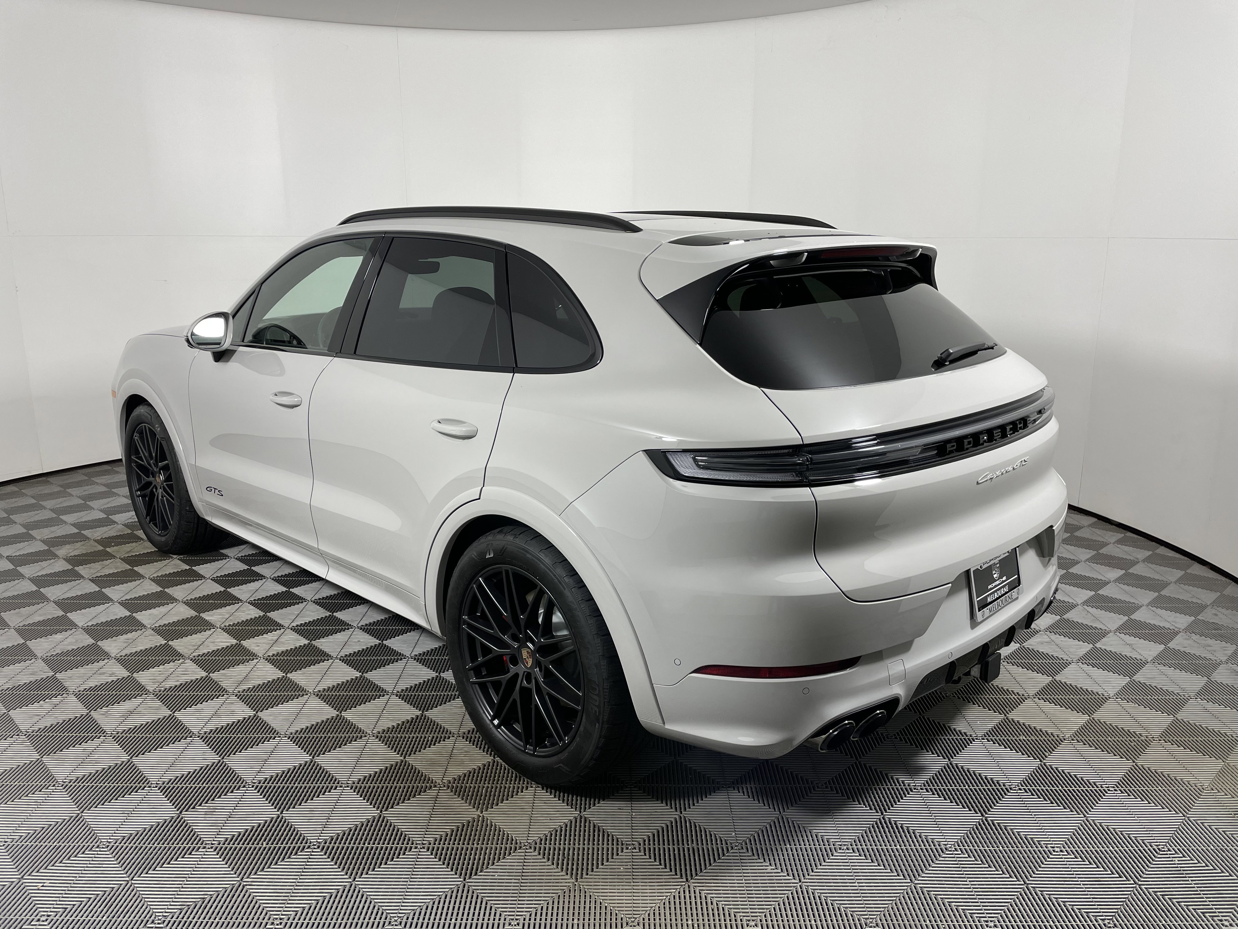 New 2026 Porsche Cayenne GTS image 3