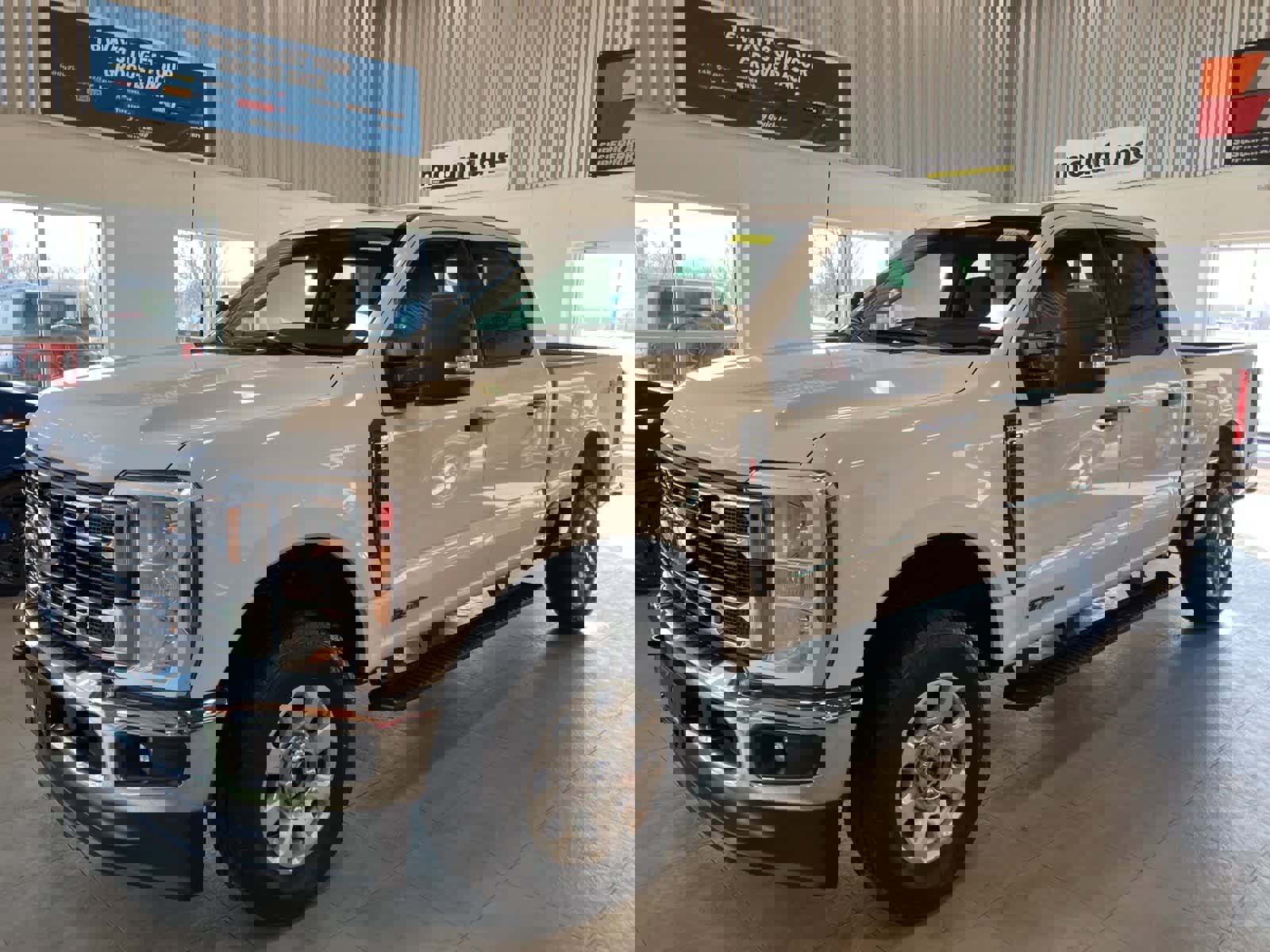 Used 2024 Ford F350 XLT image 1