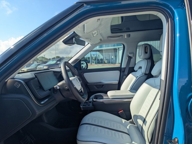 Used 2025 Rivian R1S Adventure AWD/4WD image 12