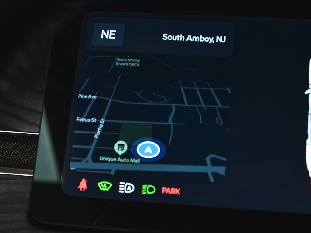 Used 2022 Rivian R1S Launch Edition AWD/4WD image 32