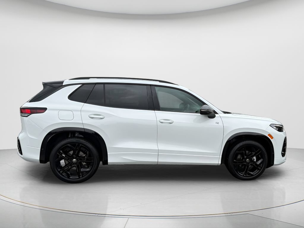 New 2026 Volkswagen Tiguan SE R-Line FWD image 4