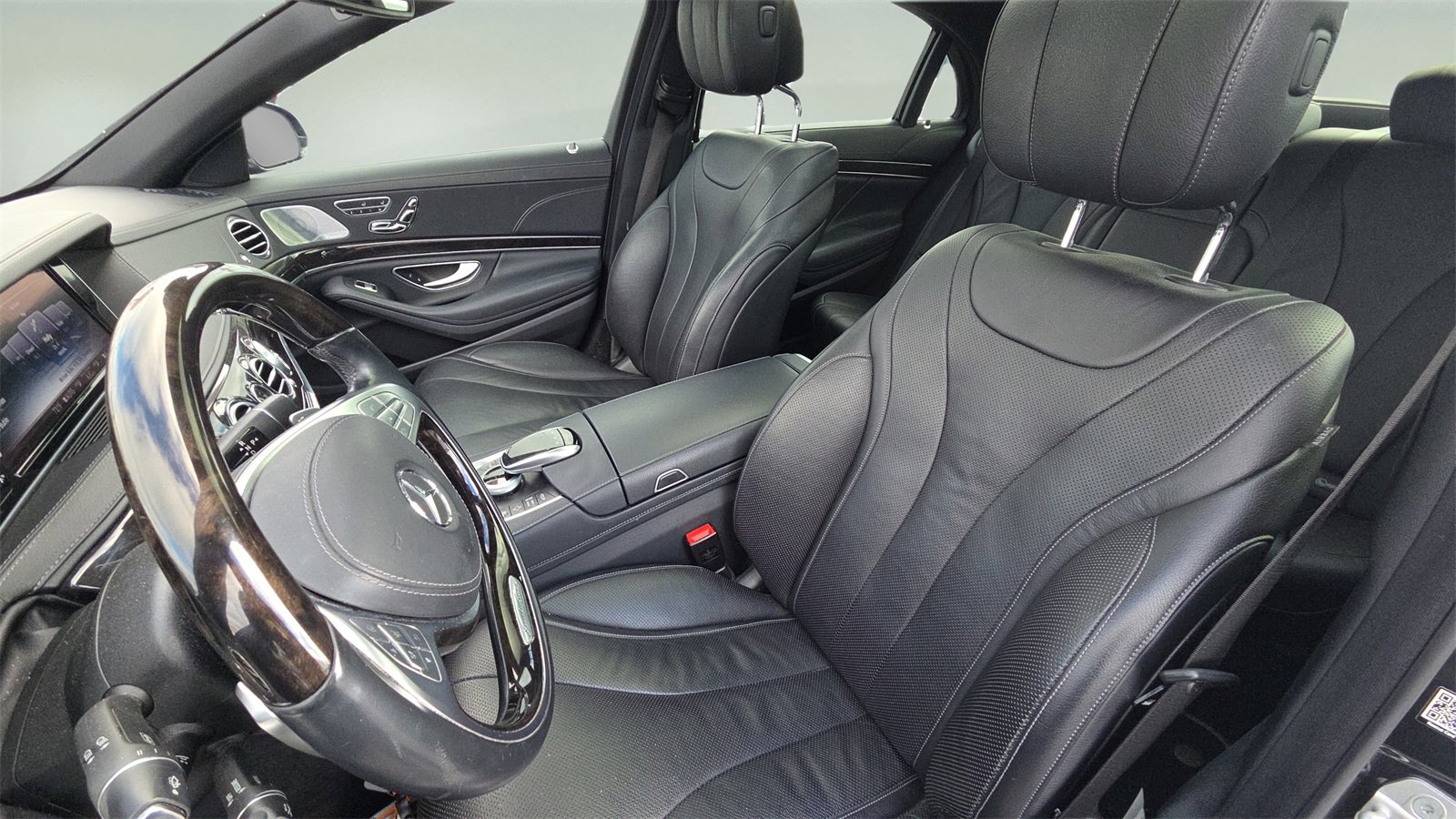 Used 2015 Mercedes-Benz S 550 Sedan w/ Premium 1 Package image 18