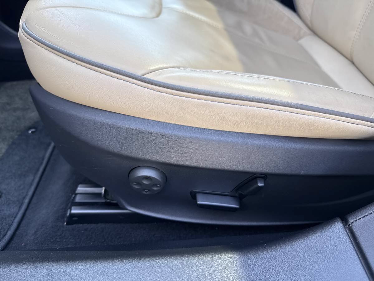Used 2012 Tesla Model S Performance RWD image 8