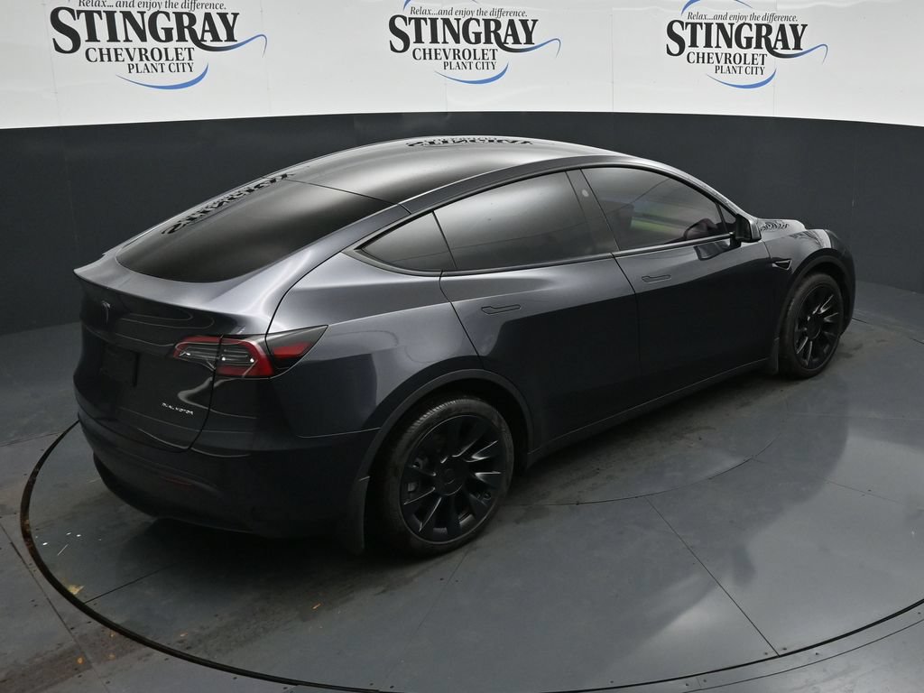 Used 2024 Tesla Model Y Long Range AWD/4WD image 24