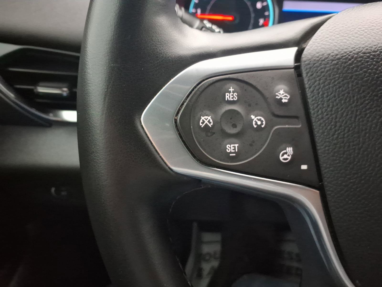 Used 2023 Chevrolet Traverse LT FWD image 23