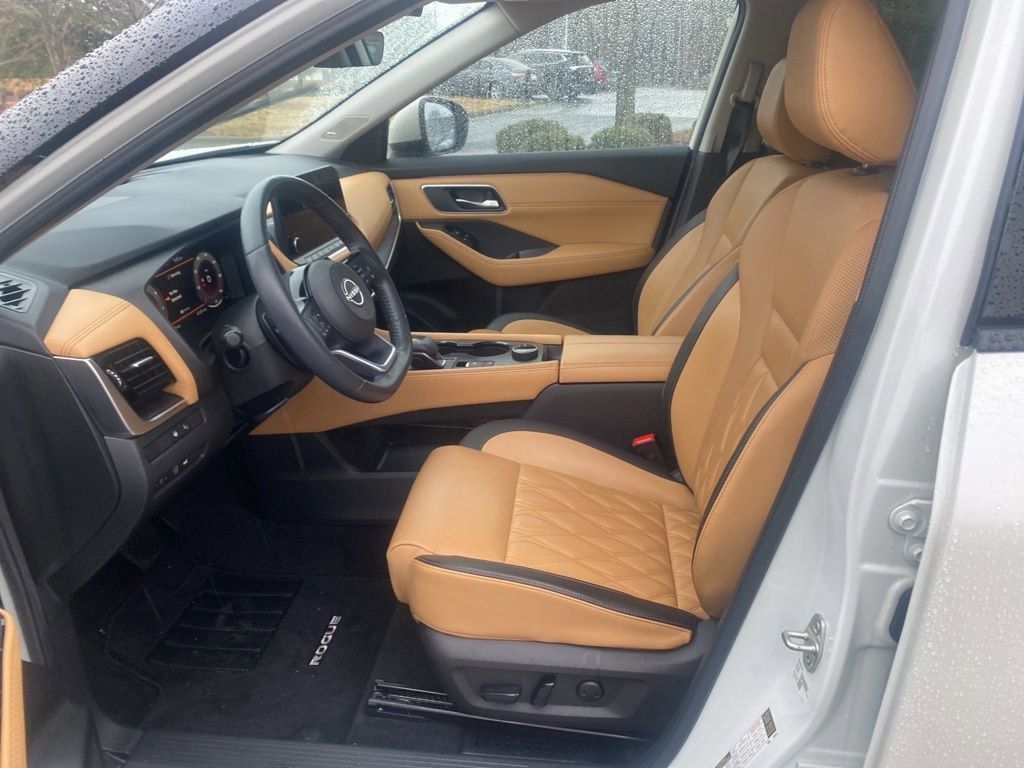 Used 2023 Nissan Rogue Platinum w/ Platinum Premium Package image 16