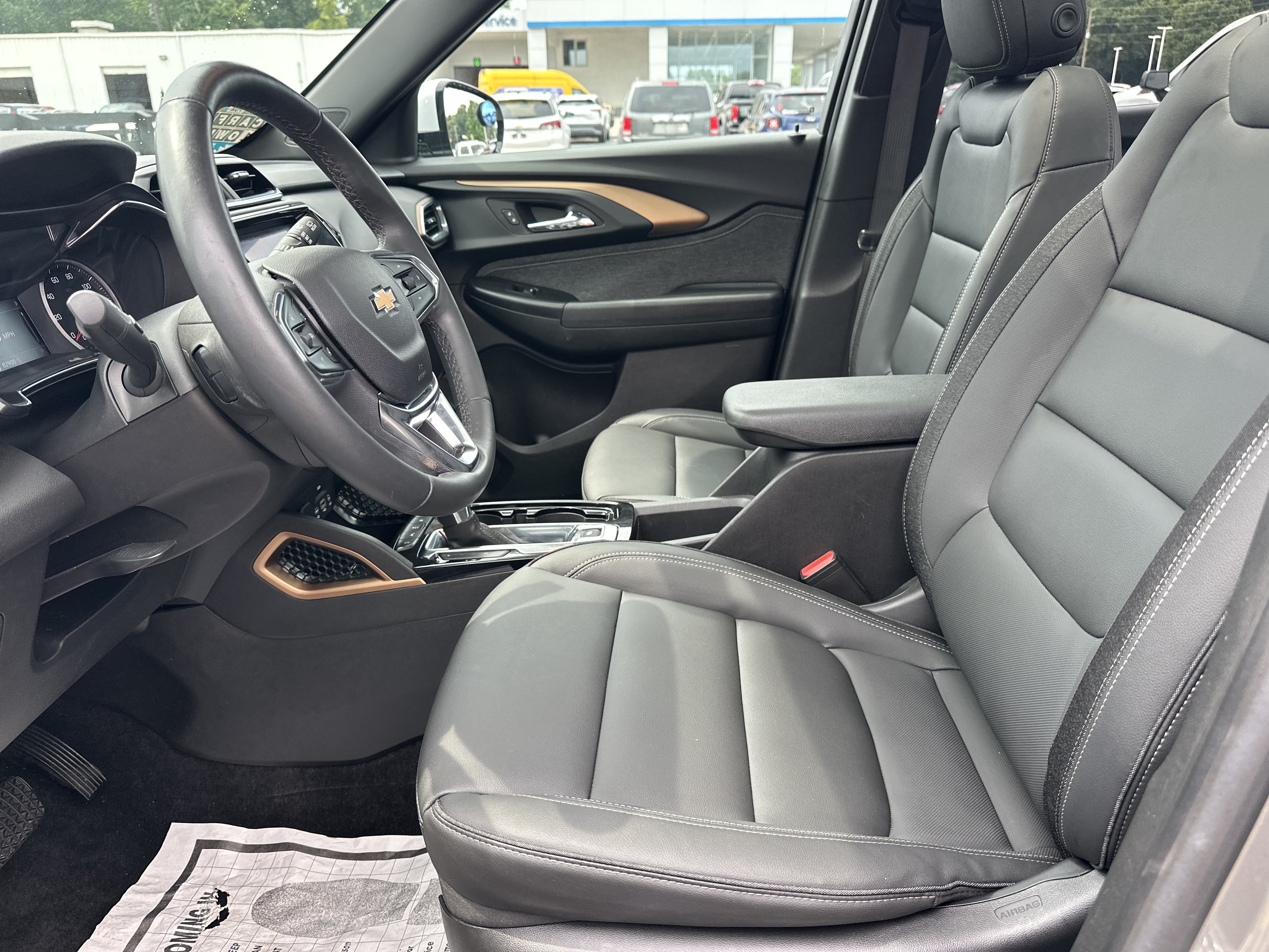 Used 2023 Chevrolet TrailBlazer ACTIV w/ Sun and Liftgate Package FWD image 10