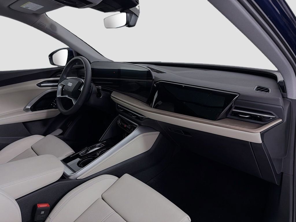 Used 2025 Audi Q5 Premium Plus w/ Premium Plus image 31