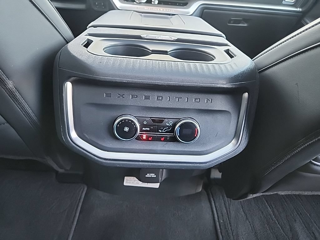 Used 2025 Ford Expedition Platinum AWD/4WD image 35